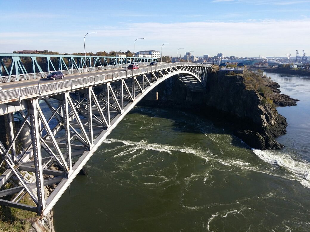 폴스뷰 파크 전망대 (Fallsview Park Lookout)